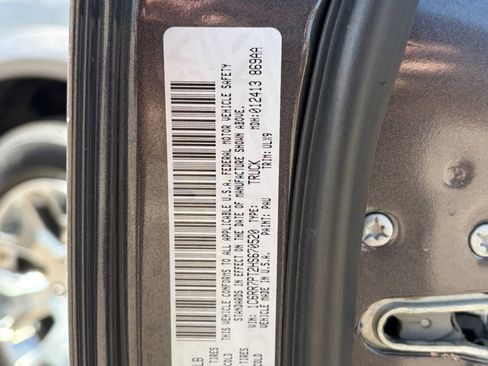 Used 2017 RAM 1500 Limited AWD/4WD image 36