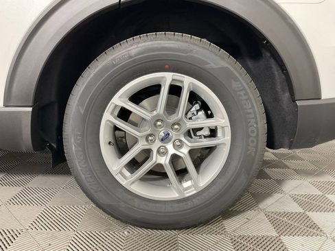 New 2026 Ford Explorer Active w/ Active Comfort Package RWD image 10