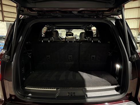 Used 2019 Lincoln Navigator Select w/ Technology Package RWD image 19