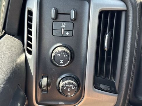 Used 2015 GMC Sierra 2500 SLE w/ SLE Preferred Package AWD/4WD image 16