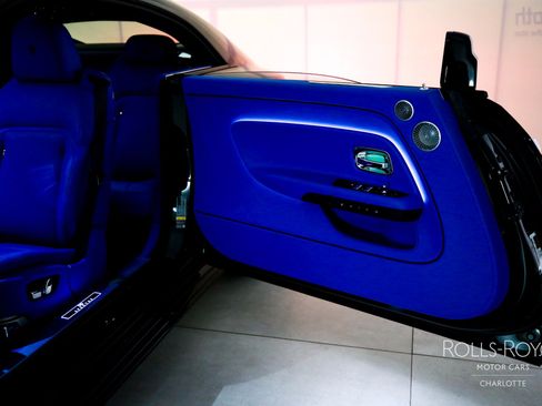 New 2025 Rolls-Royce Spectre Black Badge w/ Spectre Enhancement Package image 31