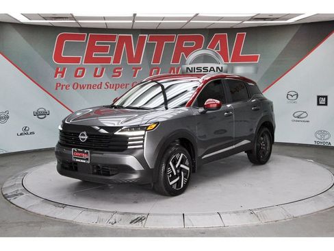 Certified 2026 Nissan Kicks SV FWD image 2