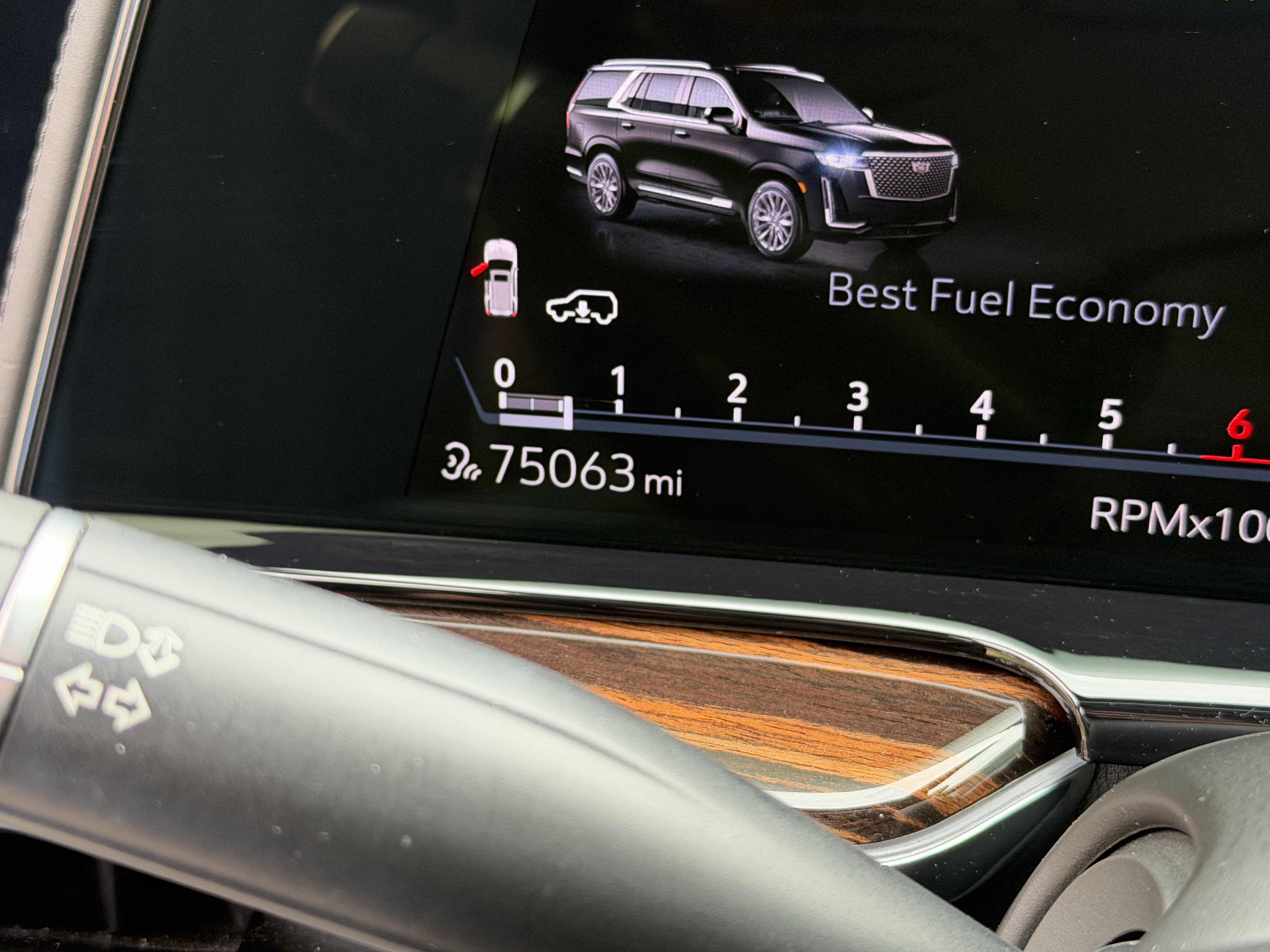 Used 2021 Cadillac Escalade Premium Luxury w/ Driver Assist Tech Package AWD/4WD image 31