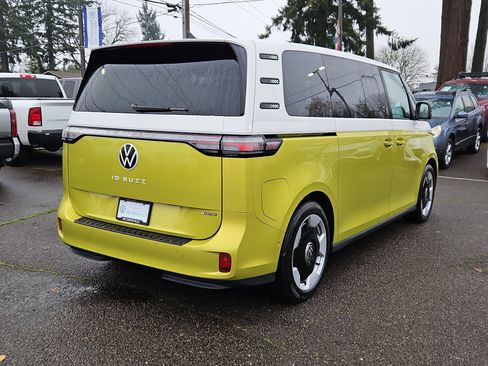 New 2025 Volkswagen ID. Buzz Pro S Plus image 5