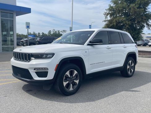 Used 2024 Jeep Grand Cherokee Limited 4xe AWD/4WD image 3