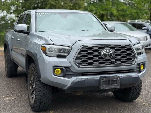 Used 2020 Toyota Tacoma TRD Off-Road AWD/4WD image 7
