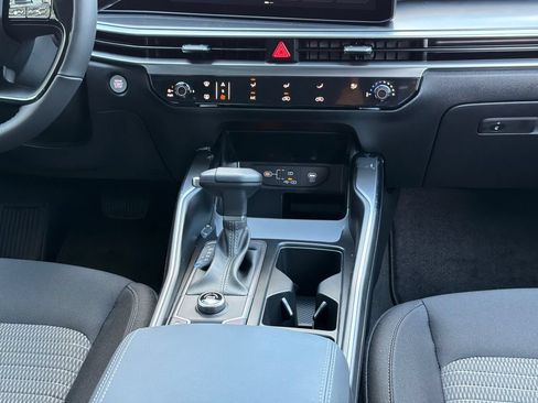 New 2026 Kia Sorento LX FWD image 15