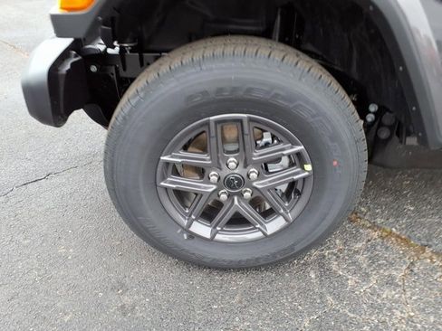 New 2026 Jeep Gladiator Sport image 6