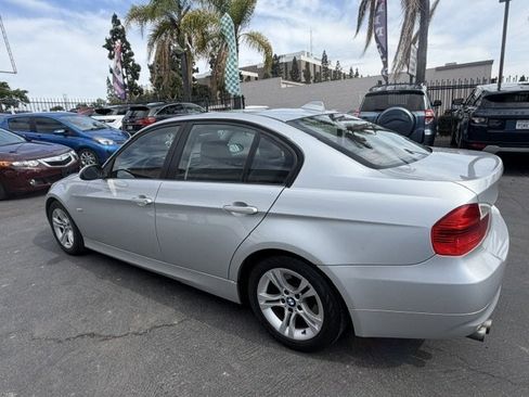 Used 2008 BMW 328i Sedan w/ Premium Pkg RWD image 4
