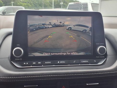 Used 2023 Nissan Rogue S FWD image 4