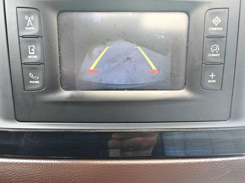 Used 2017 Chrysler Pacifica Touring-L FWD image 18