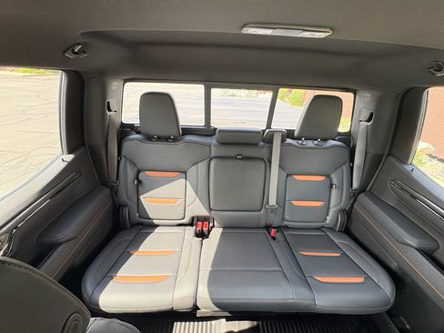 Used 2025 GMC Sierra 1500 AT4 w/ AT4 Premium Package AWD/4WD image 33