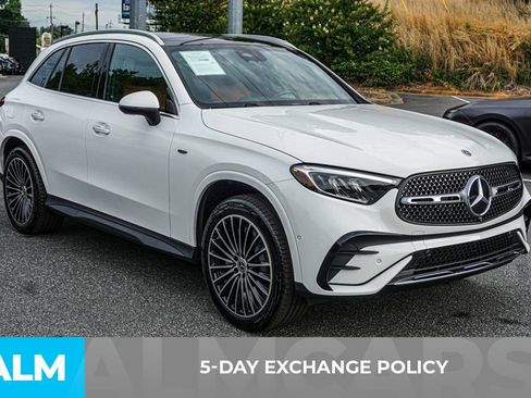 Used 2025 Mercedes-Benz GLC 350e 4MATIC image 4