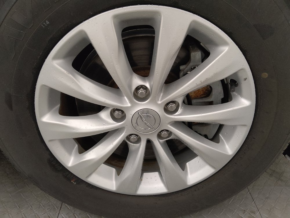 Used 2017 Chrysler Pacifica Touring-L FWD image 31