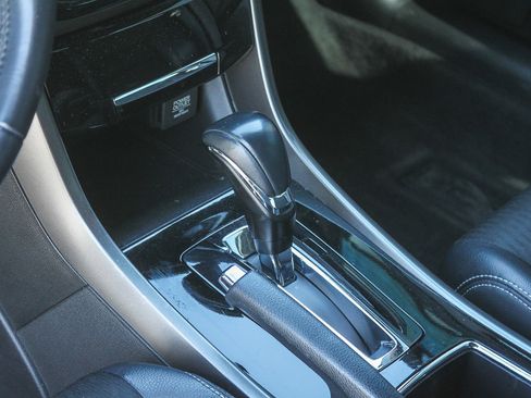 Used 2017 Honda Accord Sport image 21