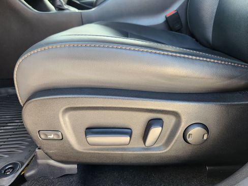 Used 2018 Toyota Highlander Limited image 24