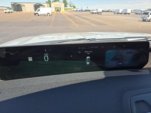 Used 2025 Ford Expedition Active AWD/4WD image 9