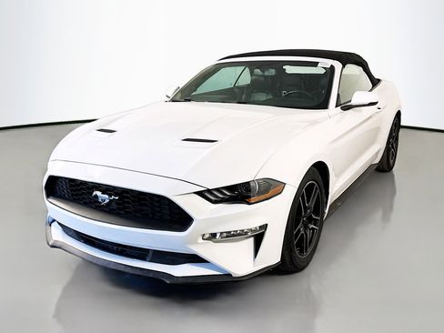Used 2018 Ford Mustang Premium image 4