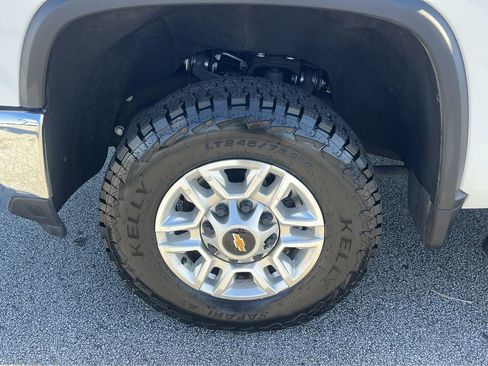 Used 2024 Chevrolet Silverado 2500 LT image 31