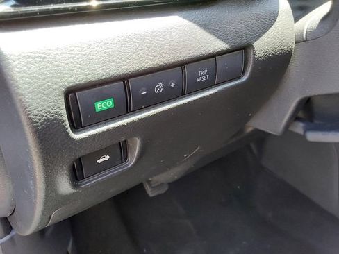 Used 2024 Nissan Sentra SV FWD image 21