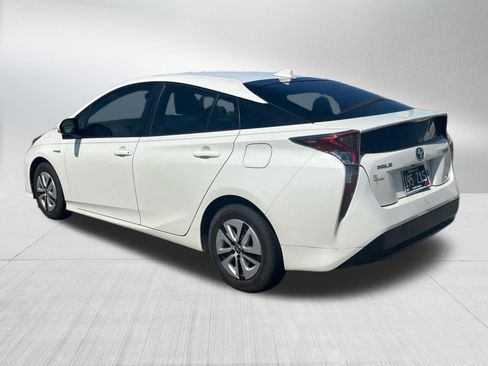 Certified 2016 Toyota Prius Two FWD image 5