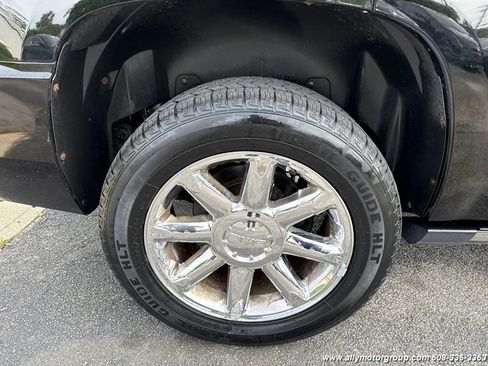 Used 2012 GMC Yukon Denali AWD/4WD image 9