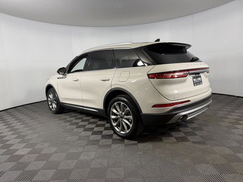 Used 2022 Lincoln Corsair Standard w/ Premium Package image 8