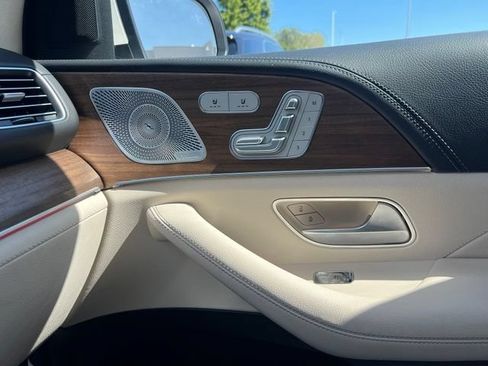 Certified 2025 Mercedes-Benz GLE 450e 4MATIC image 17
