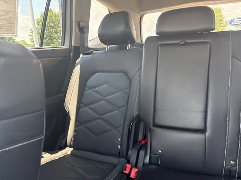 Used 2024 Volkswagen Atlas SE AWD/4WD image 10