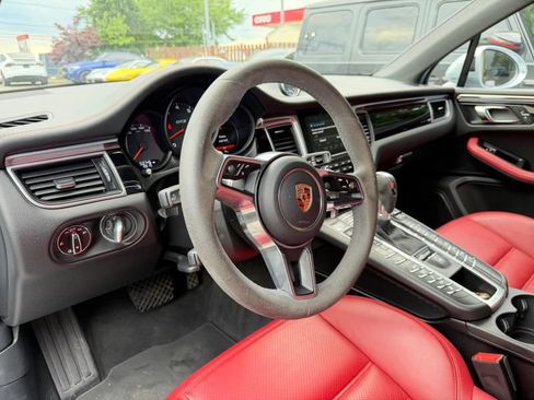 Used 2017 Porsche Macan GTS AWD/4WD image 14