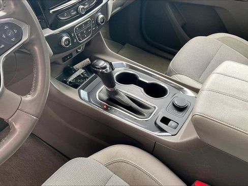 Used 2018 Chevrolet Traverse LT image 14