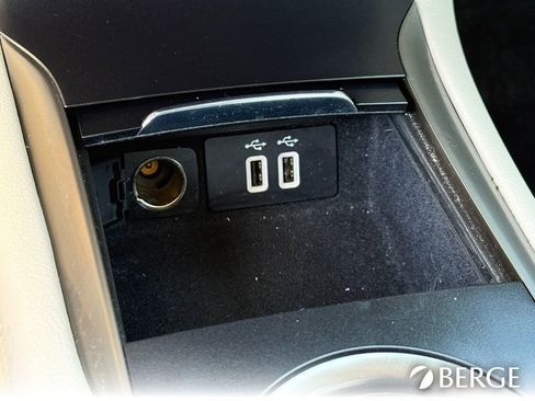 Used 2018 Lincoln MKC Select w/ Select Plus Package image 24