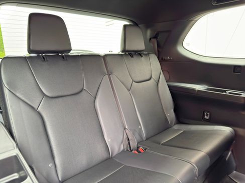 Used 2025 Lexus TX 500h AWD w/ Technology Package image 39