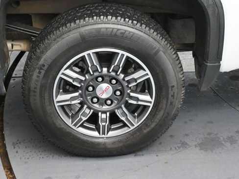 Used 2024 GMC Sierra 1500 AT4 w/ Technology Package image 37