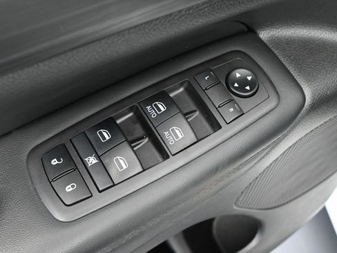 Used 2021 Jeep Grand Cherokee Laredo X AWD/4WD image 23