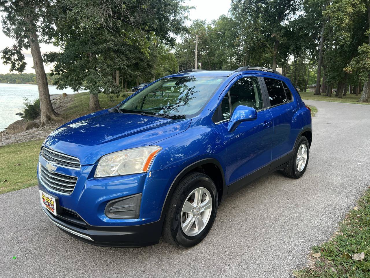 Used 2015 Chevrolet Trax LT w/ LT Sun and Sound Package FWD image 2