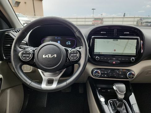 Used 2023 Kia Soul EX FWD image 11
