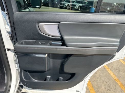 Used 2025 Ford Expedition Active AWD/4WD image 31