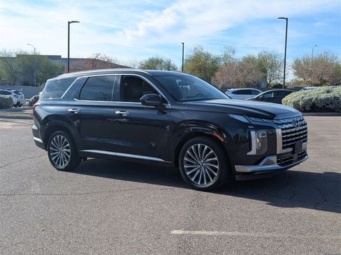 Used 2024 Hyundai Palisade Calligraphy image 8