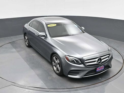 Used 2019 Mercedes-Benz E 300 4MATIC image 21