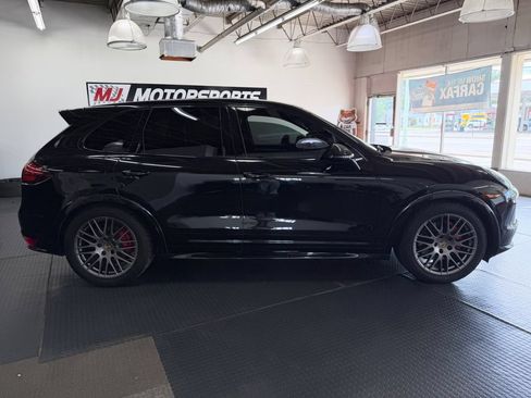 Used 2014 Porsche Cayenne GTS AWD/4WD image 11
