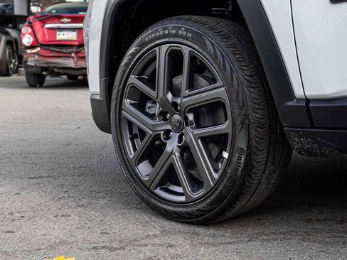 New 2026 Jeep Compass Limited image 9