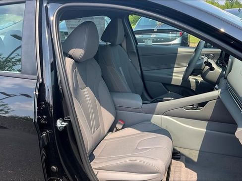 New 2025 Hyundai Elantra Sport image 28