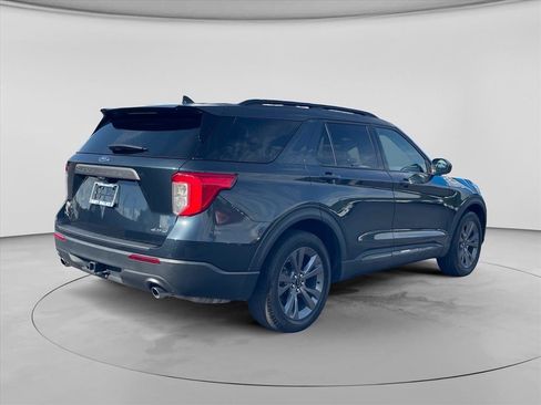 Used 2023 Ford Explorer XLT w/ Equipment Group 202A AWD/4WD image 7