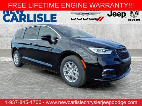 New 2026 Chrysler Pacifica Select FWD image 1