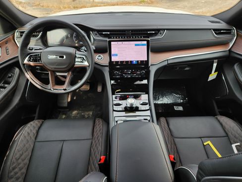 New 2025 Jeep Grand Cherokee Summit w/ Obsidian Package image 3