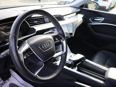 Used 2021 Audi e-tron Premium w/ Convenience Plus Package image 9