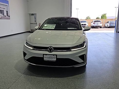 New 2026 Volkswagen Jetta SE FWD image 4