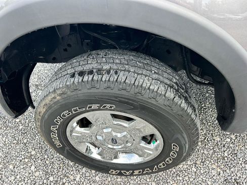 Used 2013 Ford F150 XLT w/ Mid Equipment Group AWD/4WD image 15