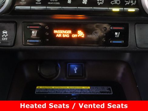 Used 2020 Toyota RAV4 Limited image 22